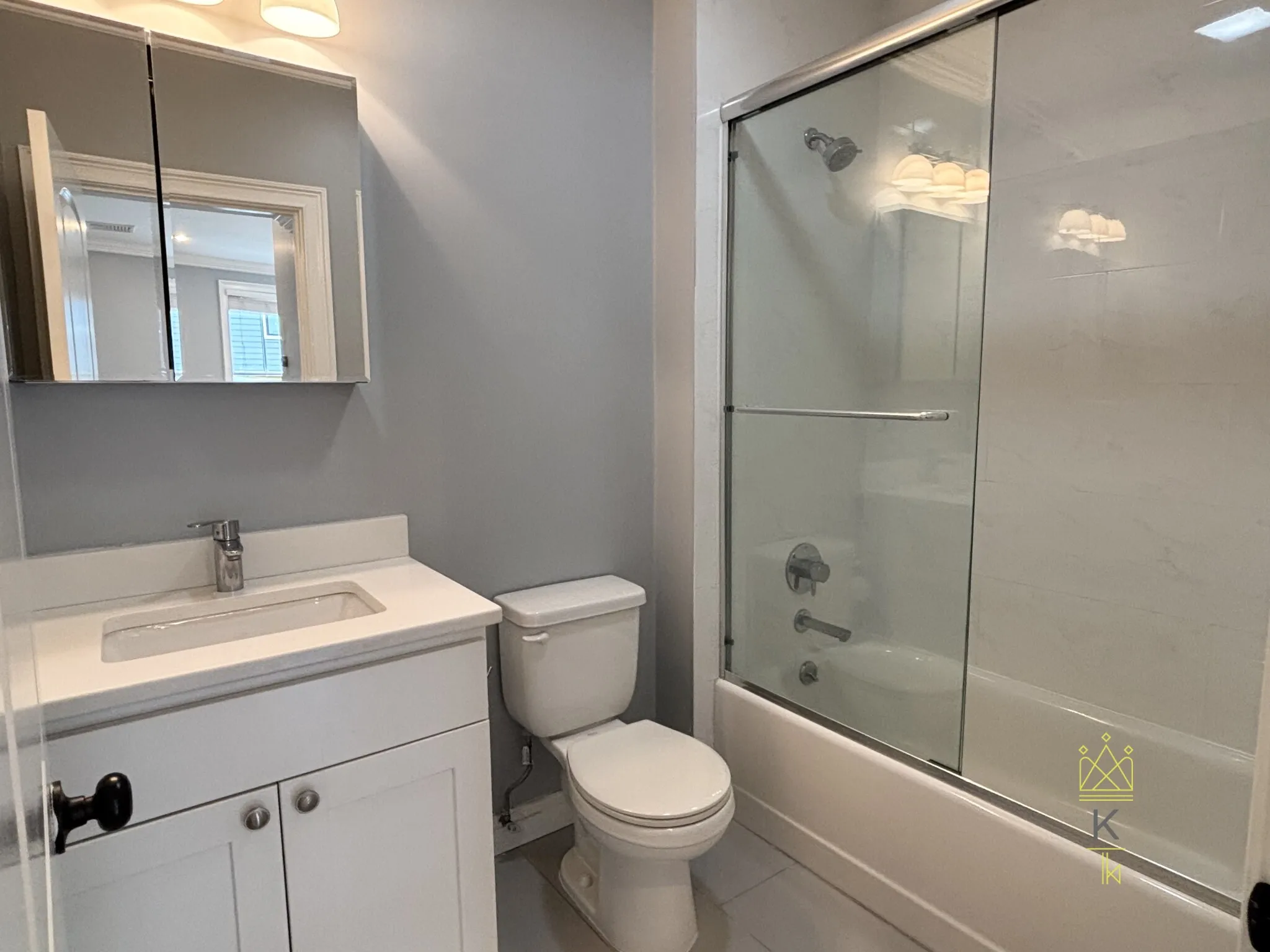 2.5 bed, 2 bath apartment for rent at 38-42 Hyde Park Ave Unit 05, Jamaica Plain — photo 11 of 24
