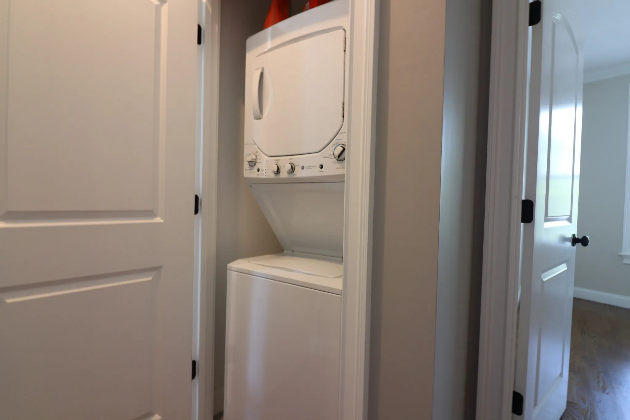 3 bed, 2 bath apartment for rent at 38-42 Hyde Park Ave Unit 4, Jamaica Plain — photo 13 of 17