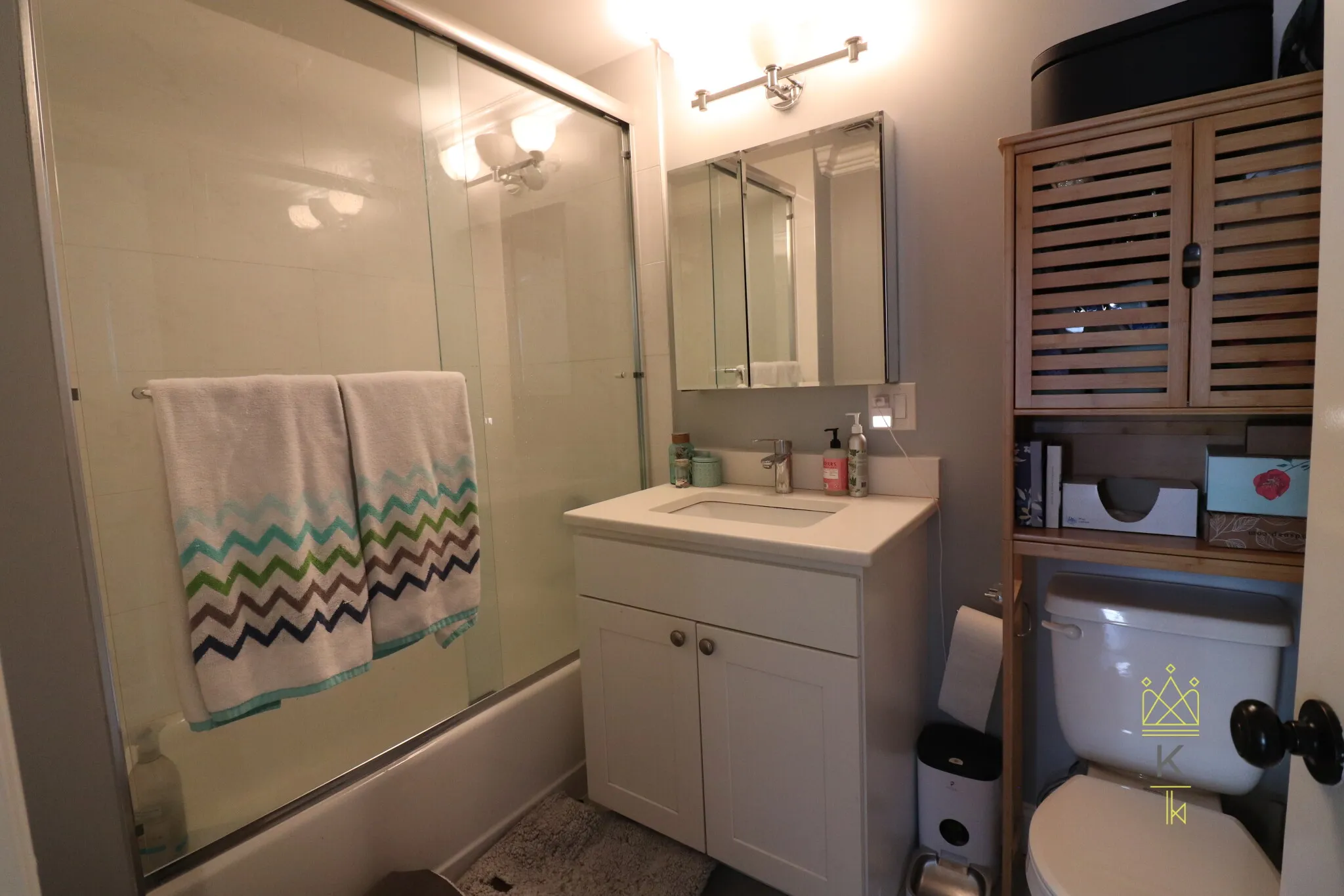 3 bed, 2 bath apartment for rent at 38-42 Hyde Park Ave Unit 4, Jamaica Plain — photo 12 of 17