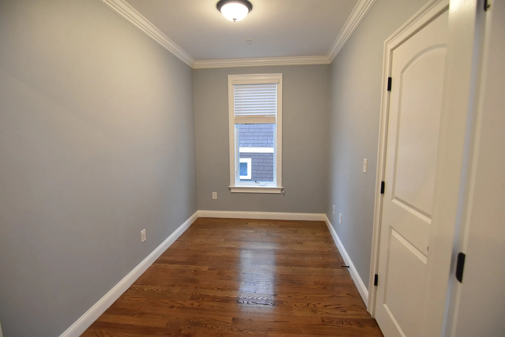 3 bed, 2 bath apartment for rent at 38-42 Hyde Park Ave Unit 6, Jamaica Plain — photo 4 of 13