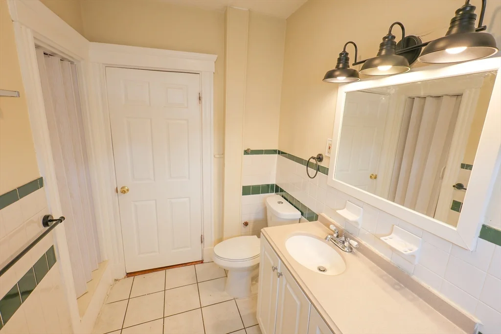 3 bed, 1 bath apartment for rent at 38 American Legion Hwy Unit 3, Dorchester — photo 15 of 26
