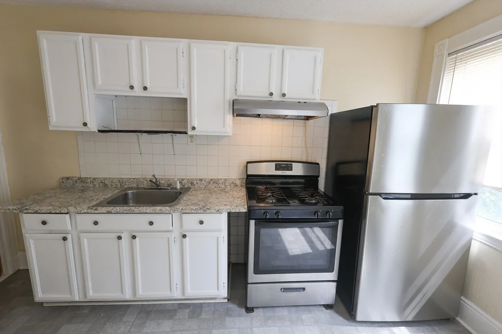 3 bed, 1 bath apartment for rent at 38 American Legion Hwy Unit 3, Dorchester — photo 2 of 26