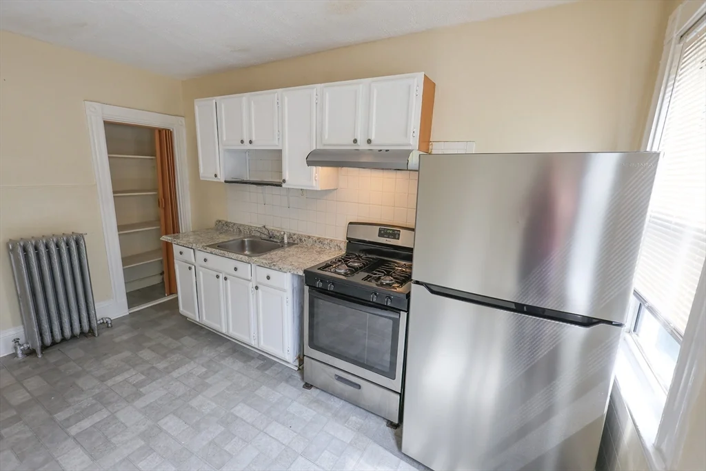 3 bed, 1 bath apartment for rent at 38 American Legion Hwy Unit 3, Dorchester — photo 4 of 26