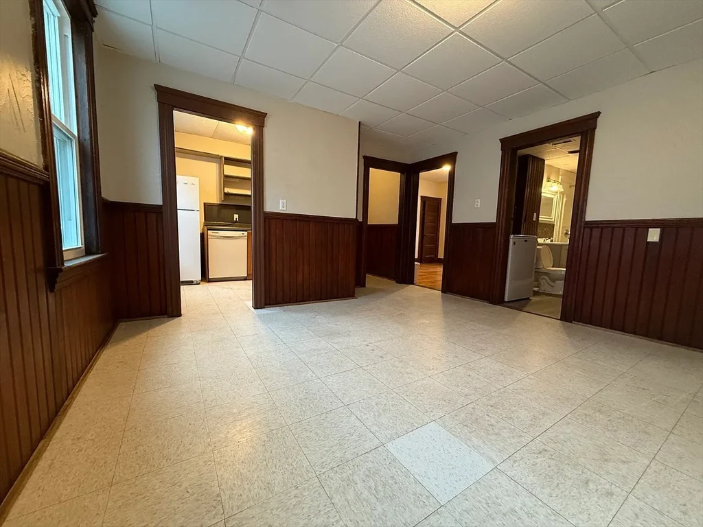 2 bed, 1 bath apartment for rent at 38 Ames St Unit 2, Worcester — photo 3 of 9