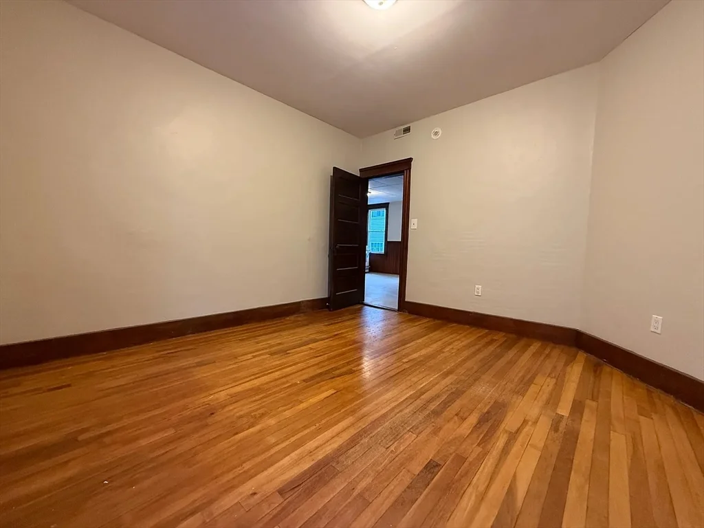 2 bed, 1 bath apartment for rent at 38 Ames St Unit 2, Worcester — photo 8 of 9