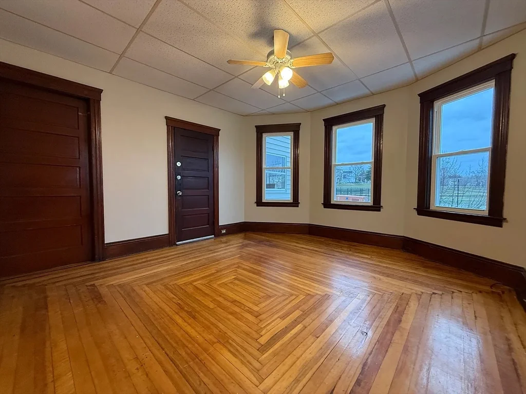 2 bed, 1 bath apartment for rent at 38 Ames St Unit 2, Worcester — photo 2 of 9