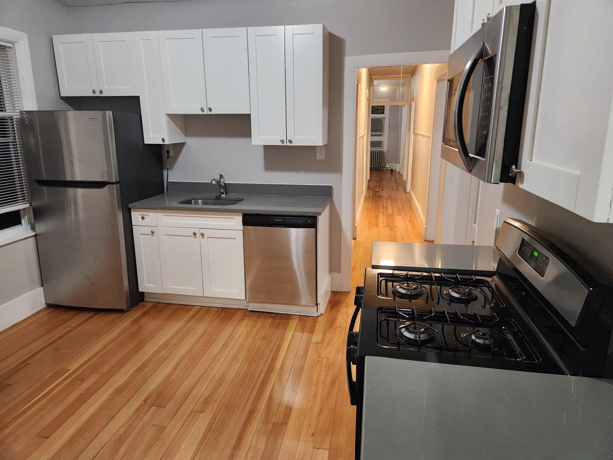 4 bed, 1 bath apartment for rent at 38 Bellevue St Unit 1, Dorchester — photo 2 of 15