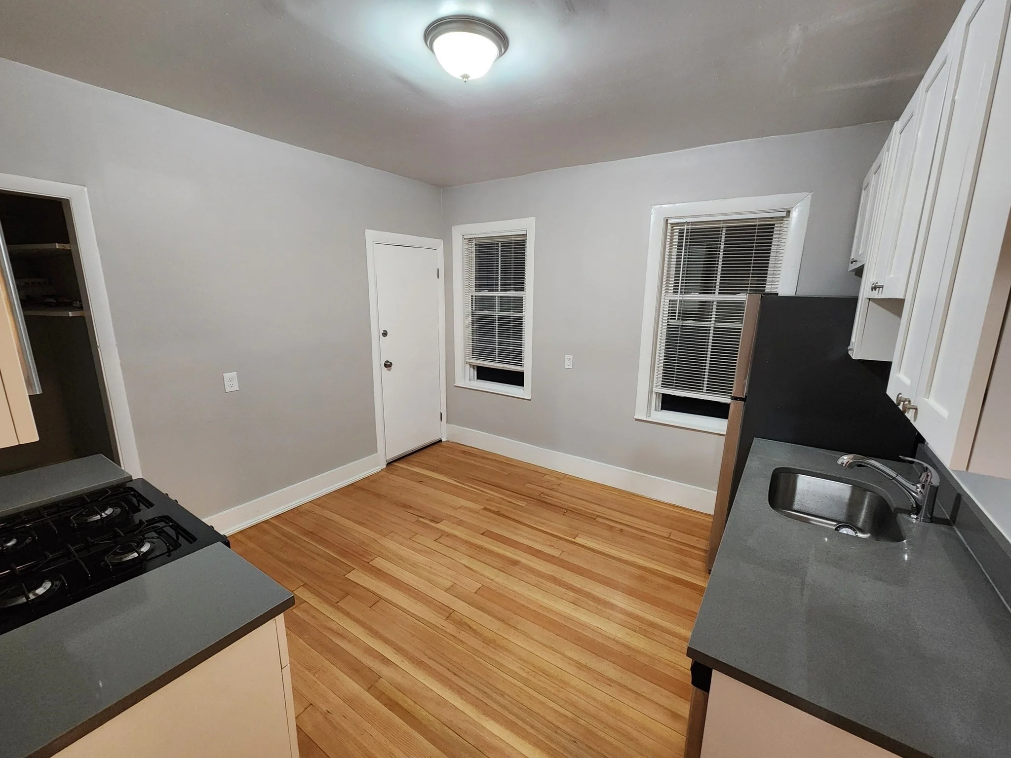 4 bed, 1 bath apartment for rent at 38 Bellevue St Unit 1, Dorchester — photo 4 of 15