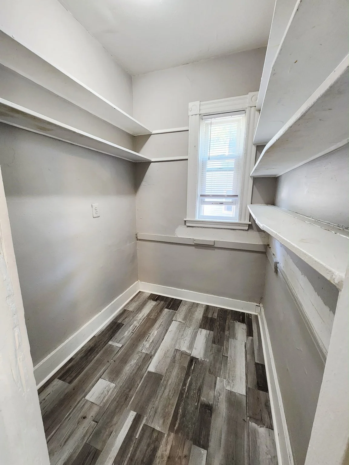 4 bed, 1 bath apartment for rent at 38 Bellevue St Unit 2, Dorchester — photo 5 of 10