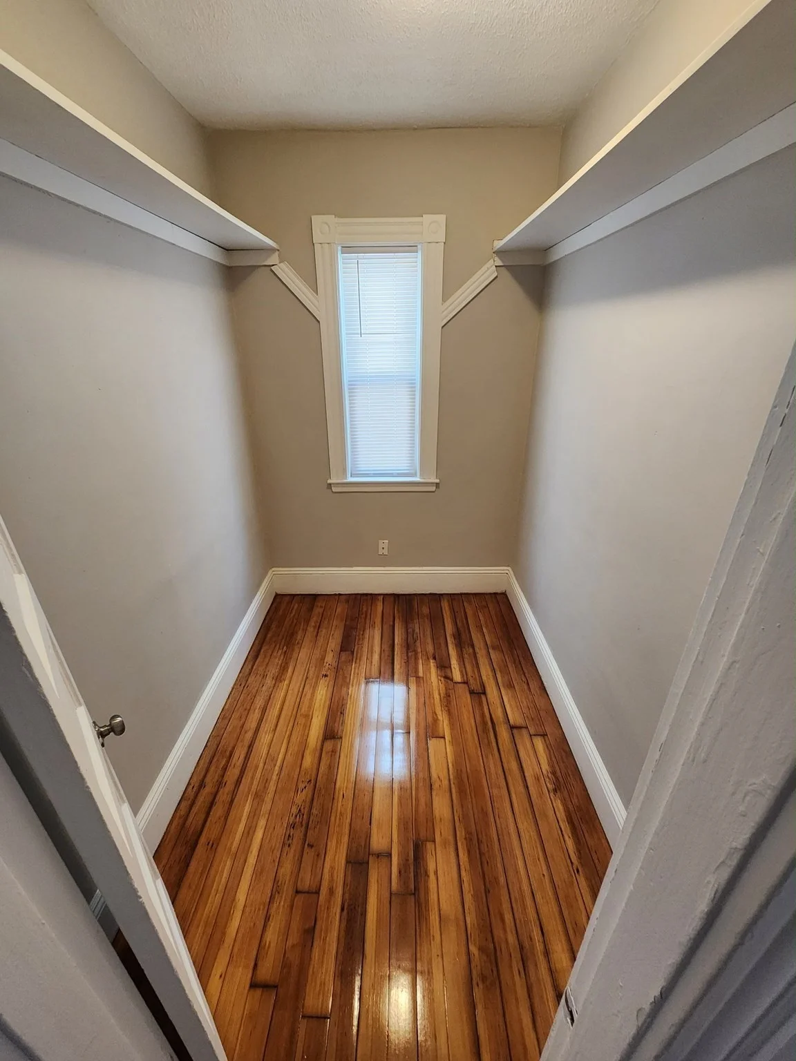 4 bed, 1 bath apartment for rent at 38 Bellevue St Unit 2, Dorchester — photo 8 of 10