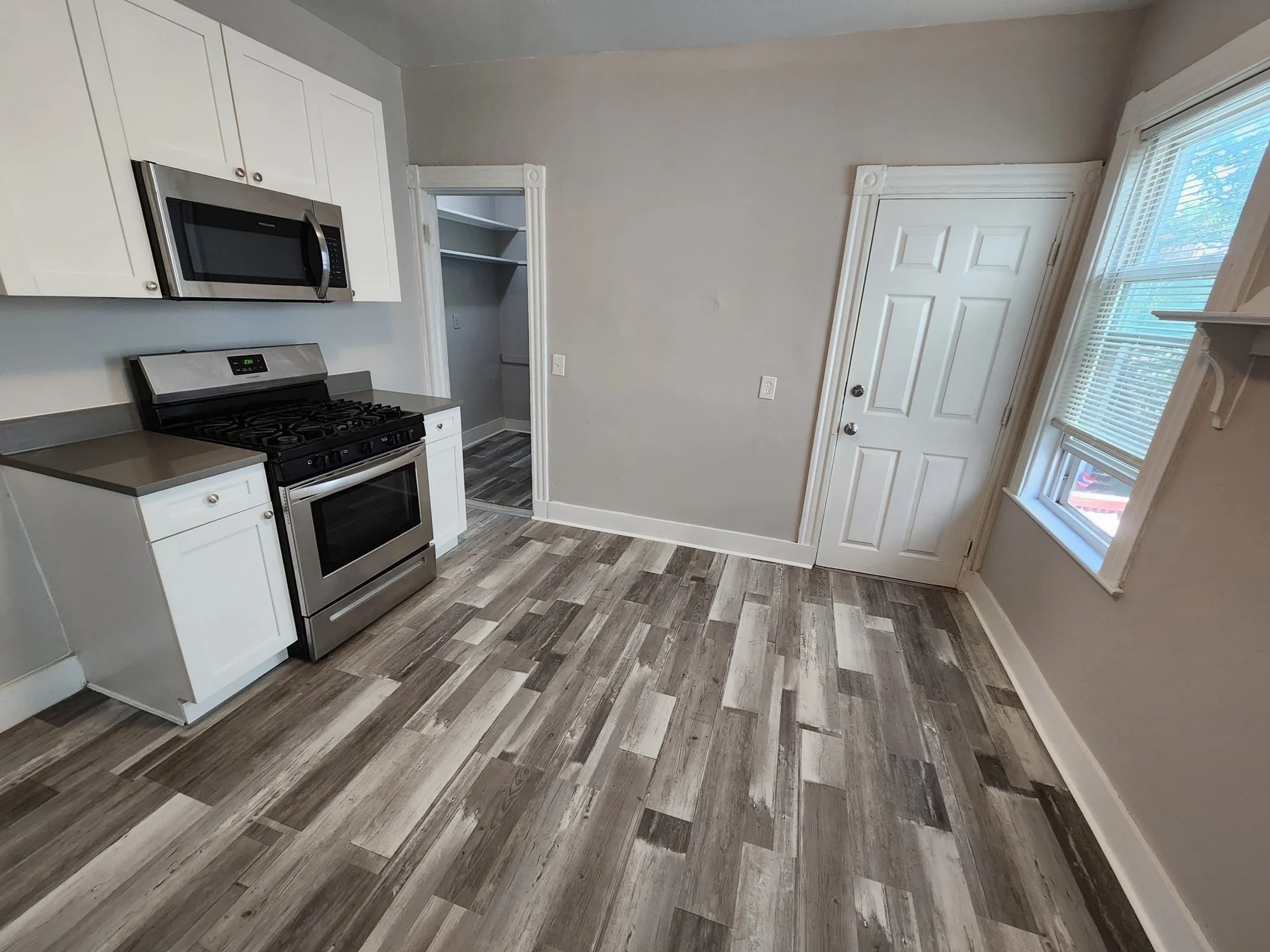 4 bed, 1 bath apartment for rent at 38 Bellevue St Unit 2, Dorchester — photo 3 of 10