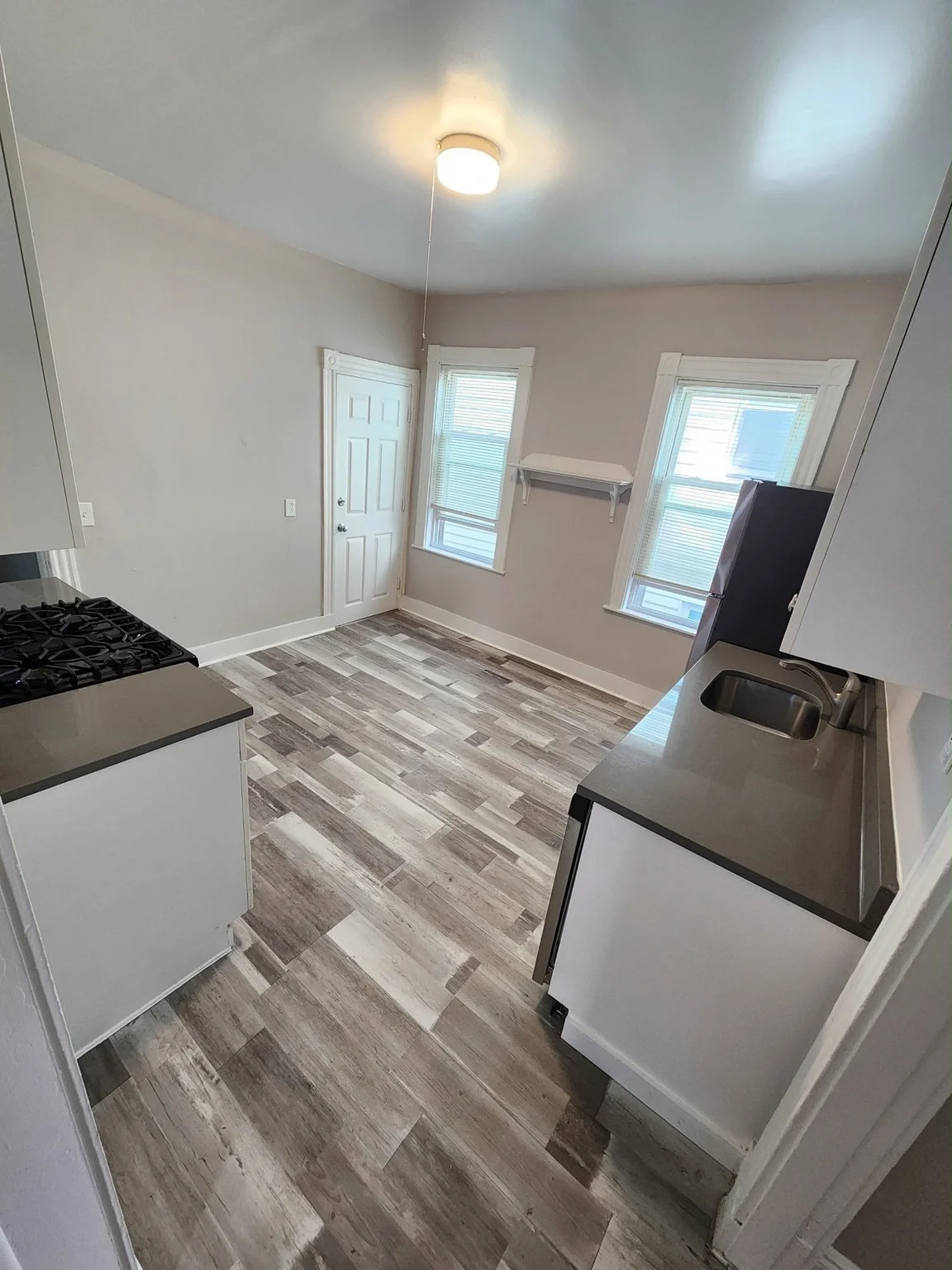 4 bed, 1 bath apartment for rent at 38 Bellevue St Unit 2, Dorchester — photo 4 of 10