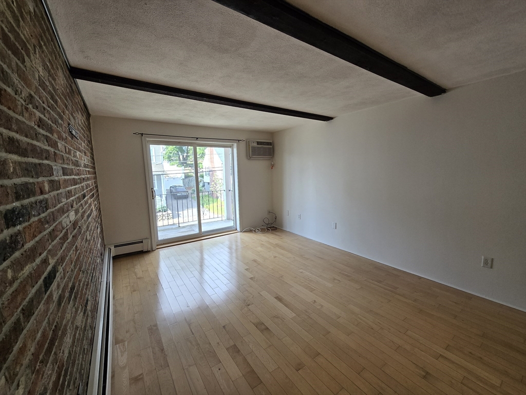 2 bed, 1 bath apartment for rent at 38 Bennett St Unit 3A, Wakefield — photo 2 of 10