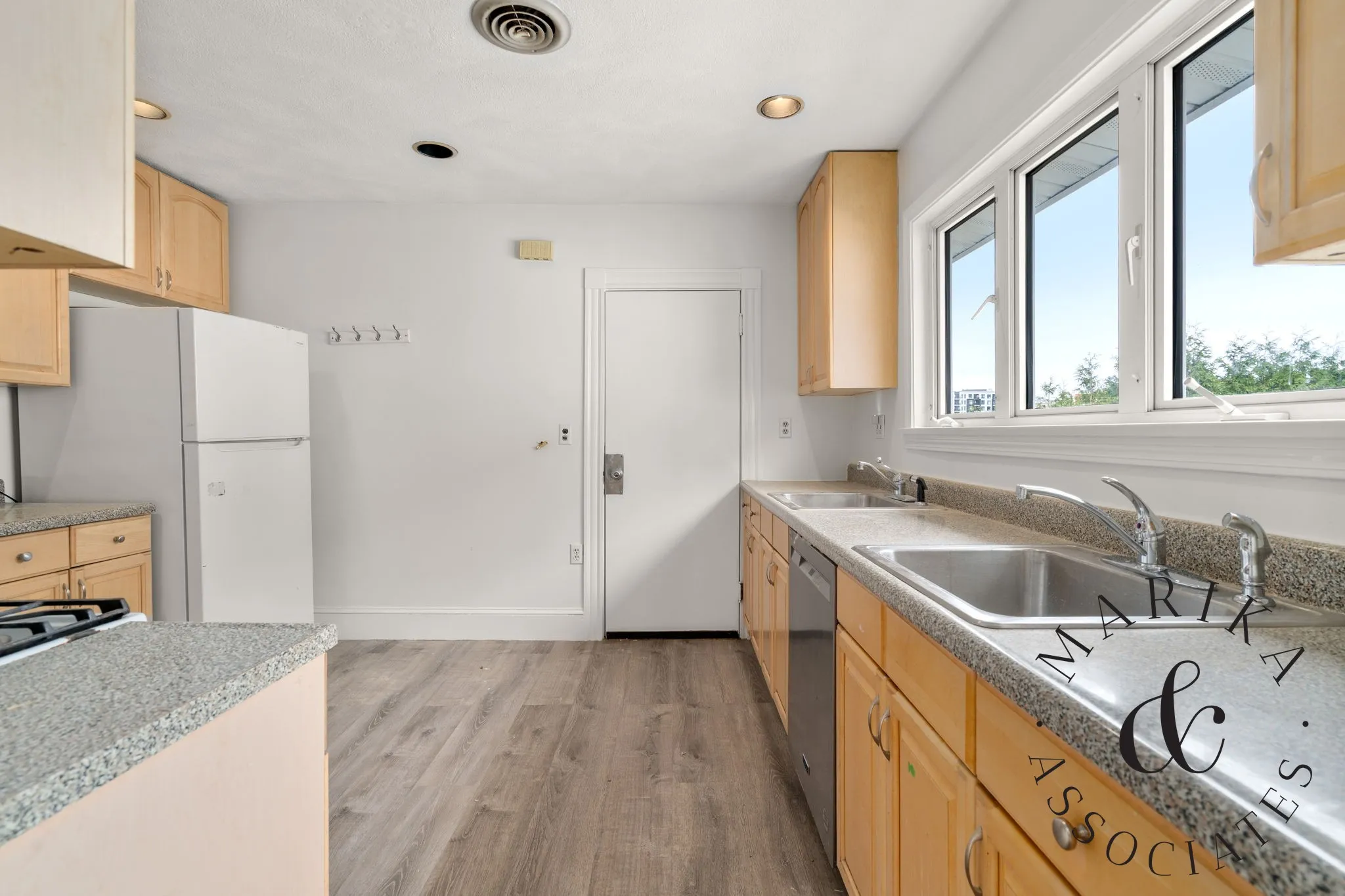 3.5 bed, 1.5 bath apartment for rent at 38 Blenford Rd Unit 38, Brighton — photo 17 of 23