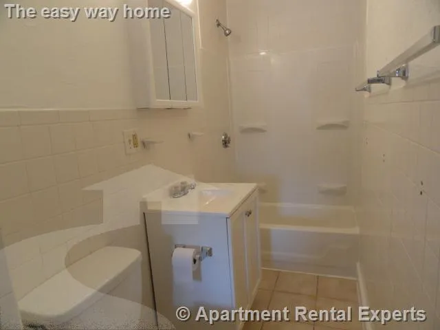 3 bed, 1 bath apartment for rent at 38 Bond St Unit 3R, Winter Hill — photo 4 of 7