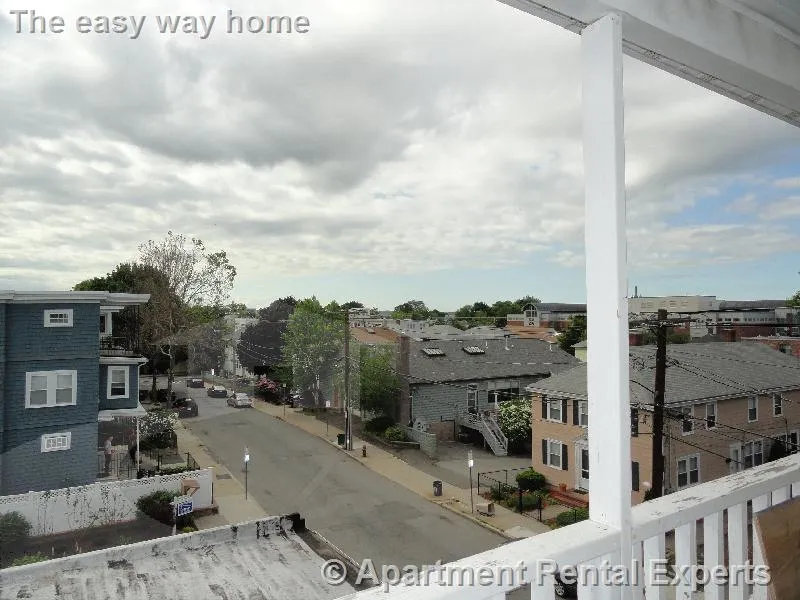 3 bed, 1 bath apartment for rent at 38 Bond St Unit 3R, Winter Hill — photo 6 of 7