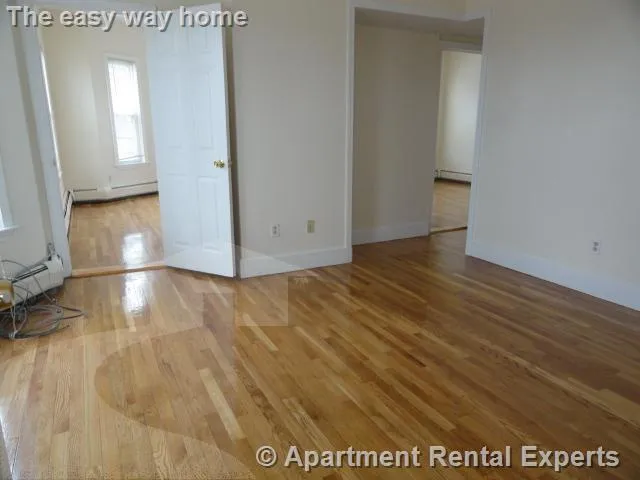 3 bed, 1 bath apartment for rent at 38 Bond St Unit 3R, Winter Hill — photo 2 of 7