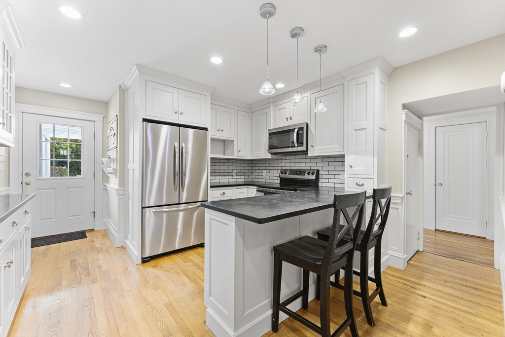 3 bed, 2 bath apartment for rent at 38 Cabot St, Newton — photo 11 of 34