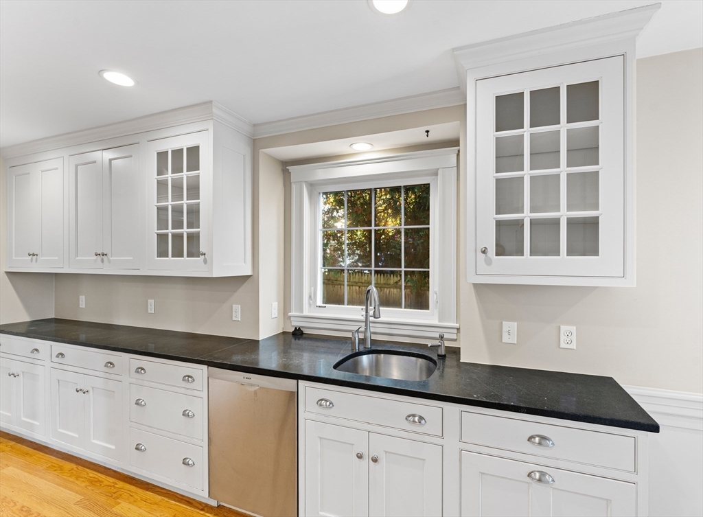 3 bed, 2 bath apartment for rent at 38 Cabot St, Newton — photo 13 of 34