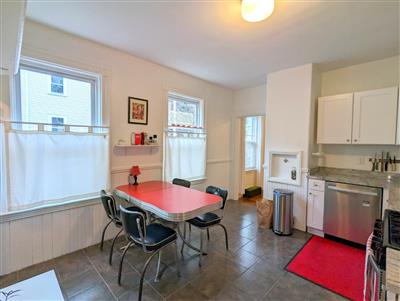 3 bed, 1 bath apartment for rent at 38 Calvin St Unit 1, Ward Two — photo 6 of 10