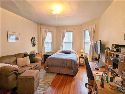 3 bed, 1 bath apartment for rent at 38 Calvin St Unit 1, Ward Two — photo 10 of 10
