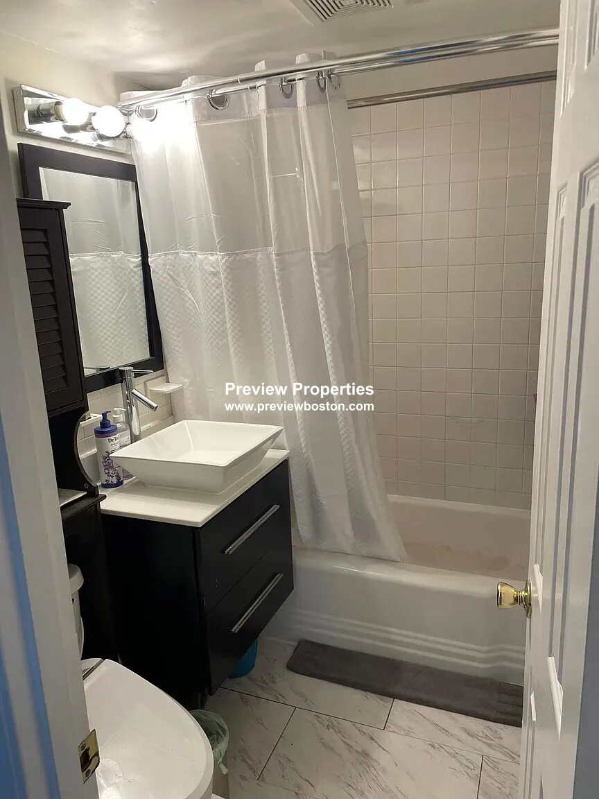 2 bed, 1 bath apartment for rent at 38 Carey Ave Unit 3, Watertown — photo 23 of 25