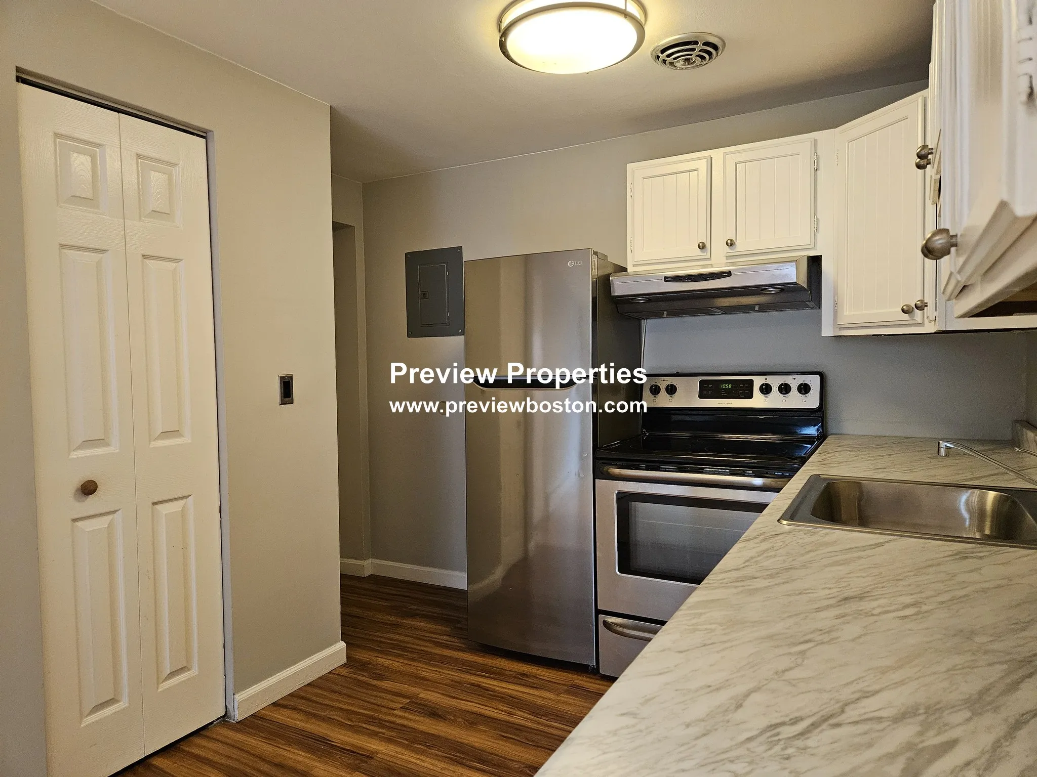 2 bed, 1 bath apartment for rent at 38 Carey Ave Unit 3P, Watertown — photo 11 of 25