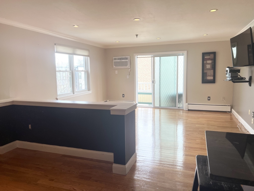 1 bed, 1 bath apartment for rent at 38 Carter St Unit 307, Everett — photo 3 of 11