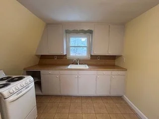 1 bed, 1 bath apartment for rent at 38 Cedar St Unit 1, Holliston — photo 5 of 15