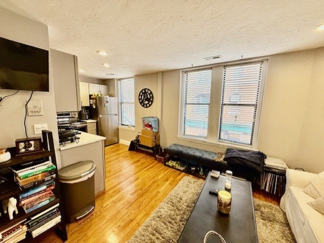 1 bed, 1 bath apartment for rent at 38 Charter St Unit 5, North End — photo 3 of 19