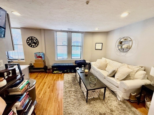 1 bed, 1 bath apartment for rent at 38 Charter St Unit 5, North End — photo 2 of 19