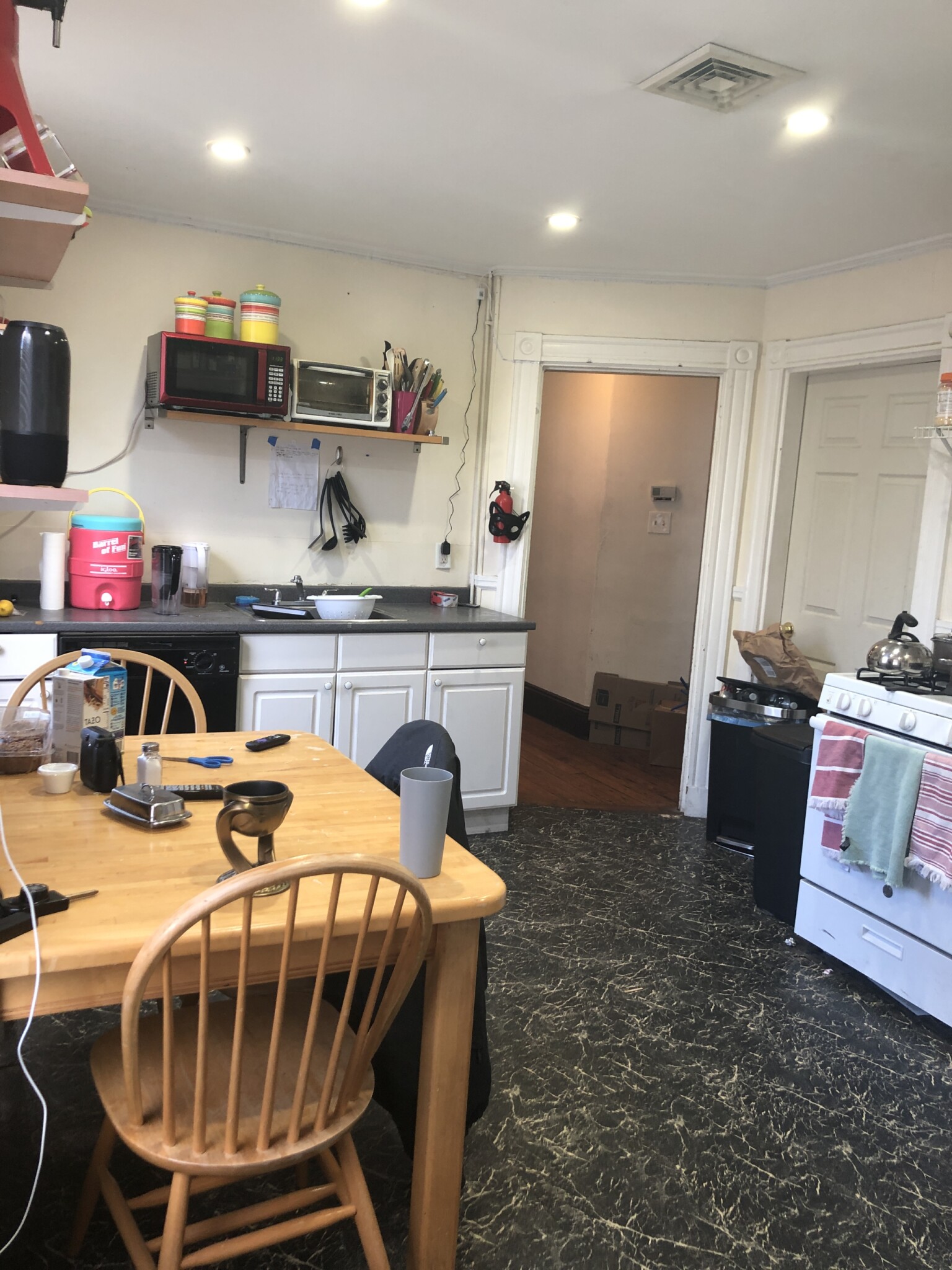 4 bed, 2 bath apartment for rent at 38 Cherokee St Unit 2, Mission Hill — photo 8 of 9