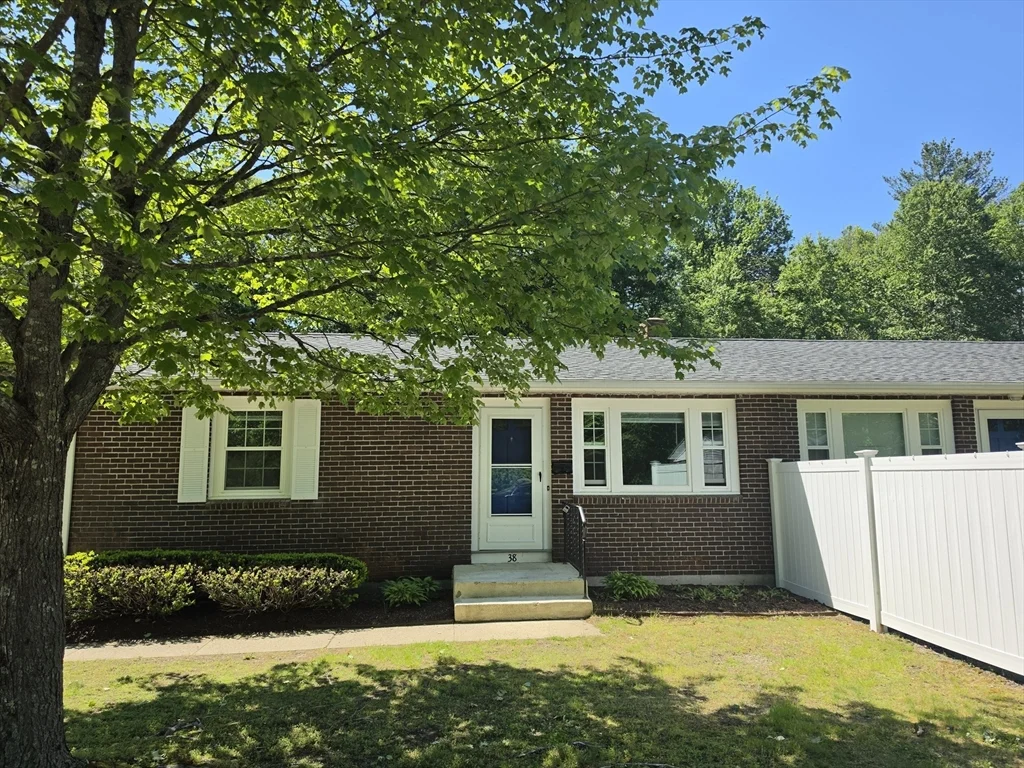 2 bed, 1 bath apartment for rent at 38 Cobb Unit 0, Rockland — photo 1 of 15