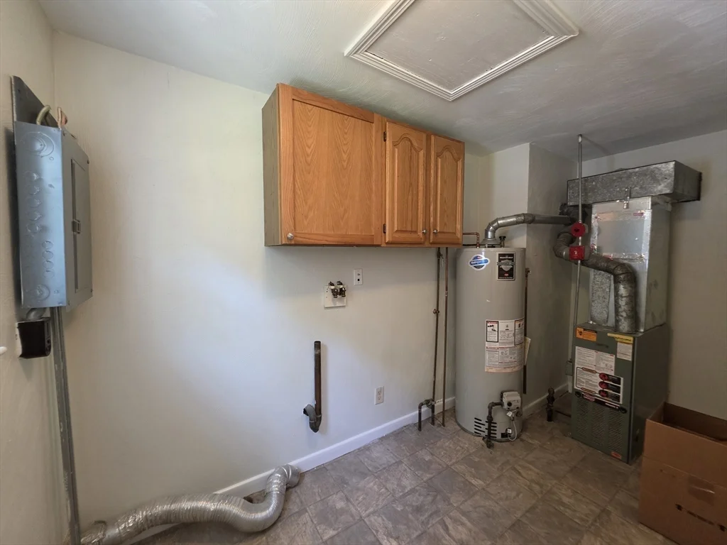 2 bed, 1 bath apartment for rent at 38 Cobb Unit 0, Rockland — photo 14 of 15