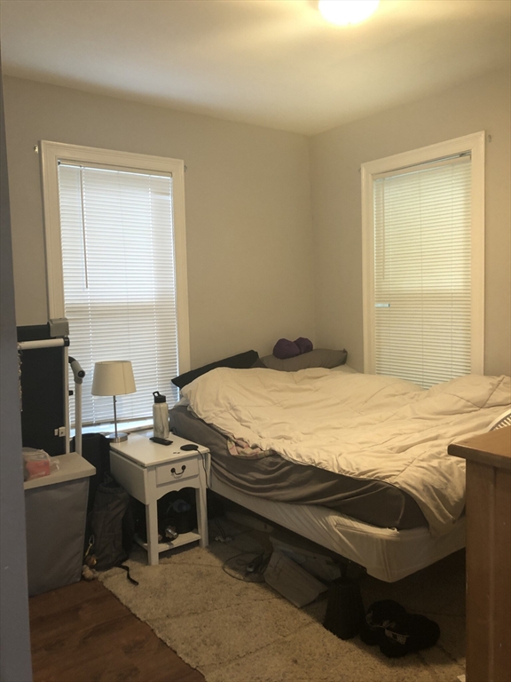 4 bed, 1 bath apartment for rent at 38 Crescent Ave Unit 1, Dorchester — photo 4 of 5