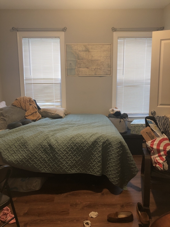 4 bed, 1 bath apartment for rent at 38 Crescent Ave Unit 1, Dorchester — photo 5 of 5