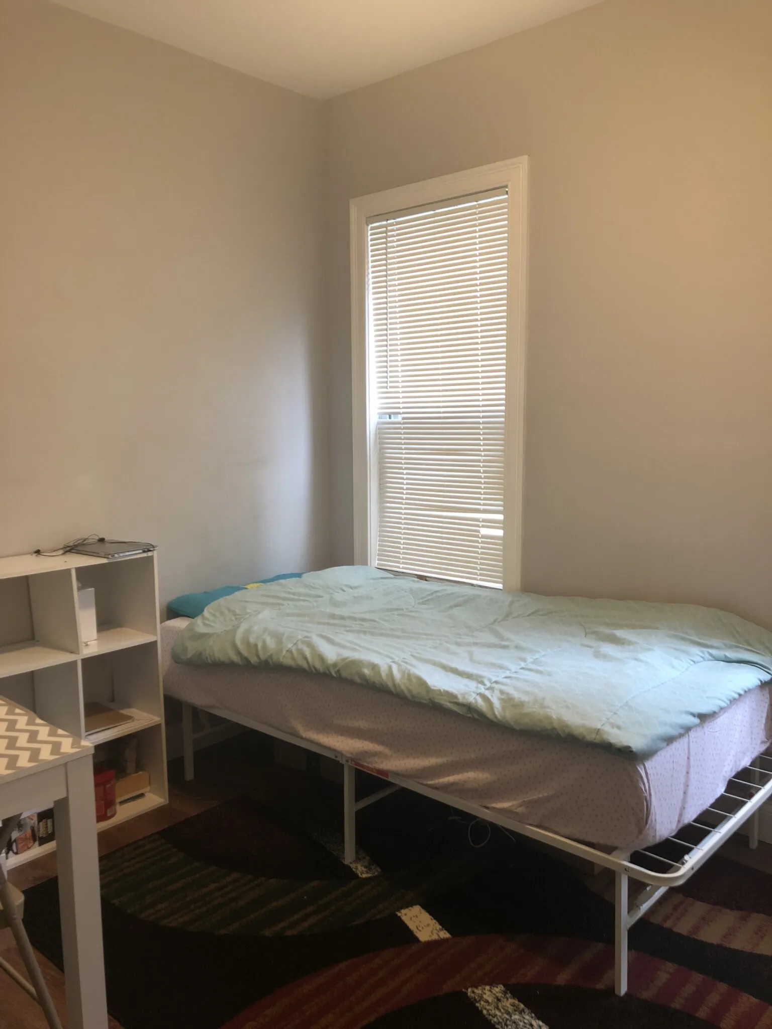 4 bed, 1 bath apartment for rent at 38 Crescent Ave Unit 1 - Room A, Dorchester — photo 3 of 8