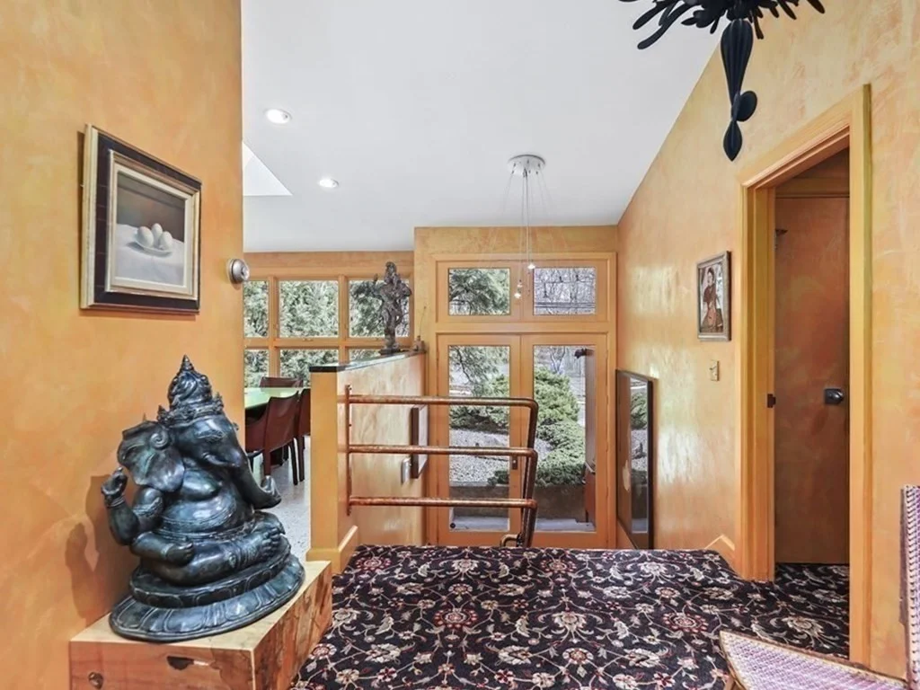 3 bed, 3 bath apartment for rent at 38 Cumberland Ave, Brookline Village — photo 4 of 39