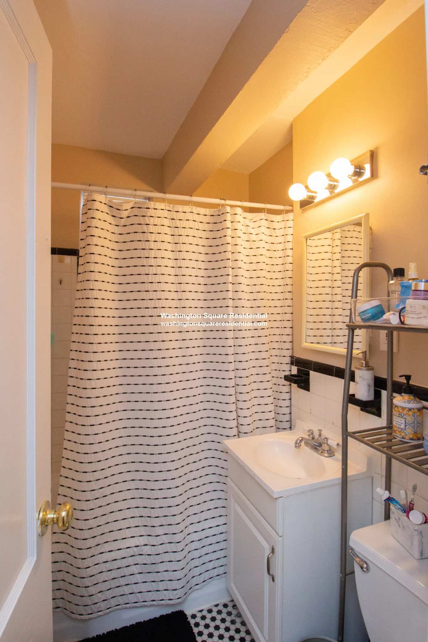 2 bed, 1 bath apartment for rent at 38 Dean Rd Unit 1, Brookline — photo 7 of 10