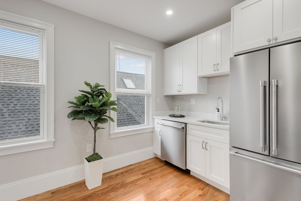1 bed, 1 bath apartment for rent at 38 Dorset St Unit 1, Dorchester — photo 7 of 41