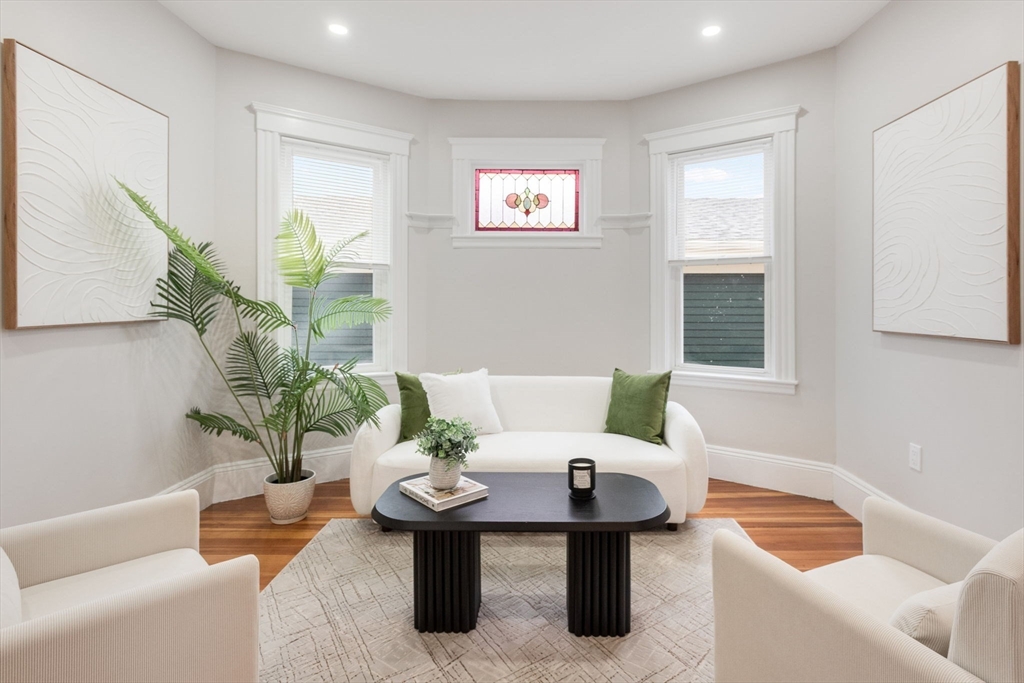 1 bed, 1 bath apartment for rent at 38 Dorset St Unit 1, Dorchester — photo 4 of 41
