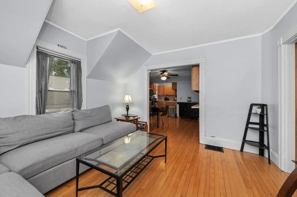 1 bed, 1 bath apartment for rent at 38 E Foster Unit 2, Melrose — photo 5 of 17