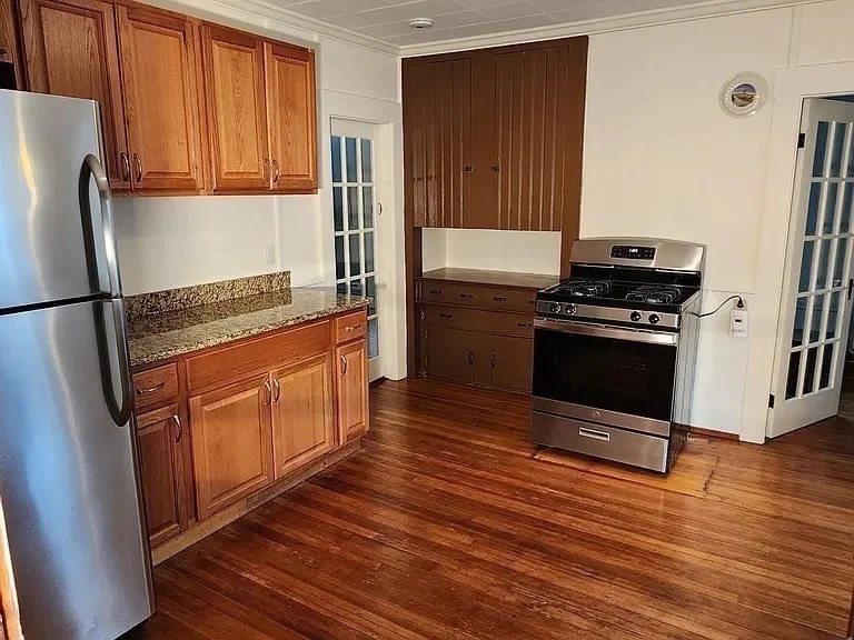 3 bed, 1 bath apartment for rent at 38 Elmwood Unit B, South Grafton — photo 2 of 27