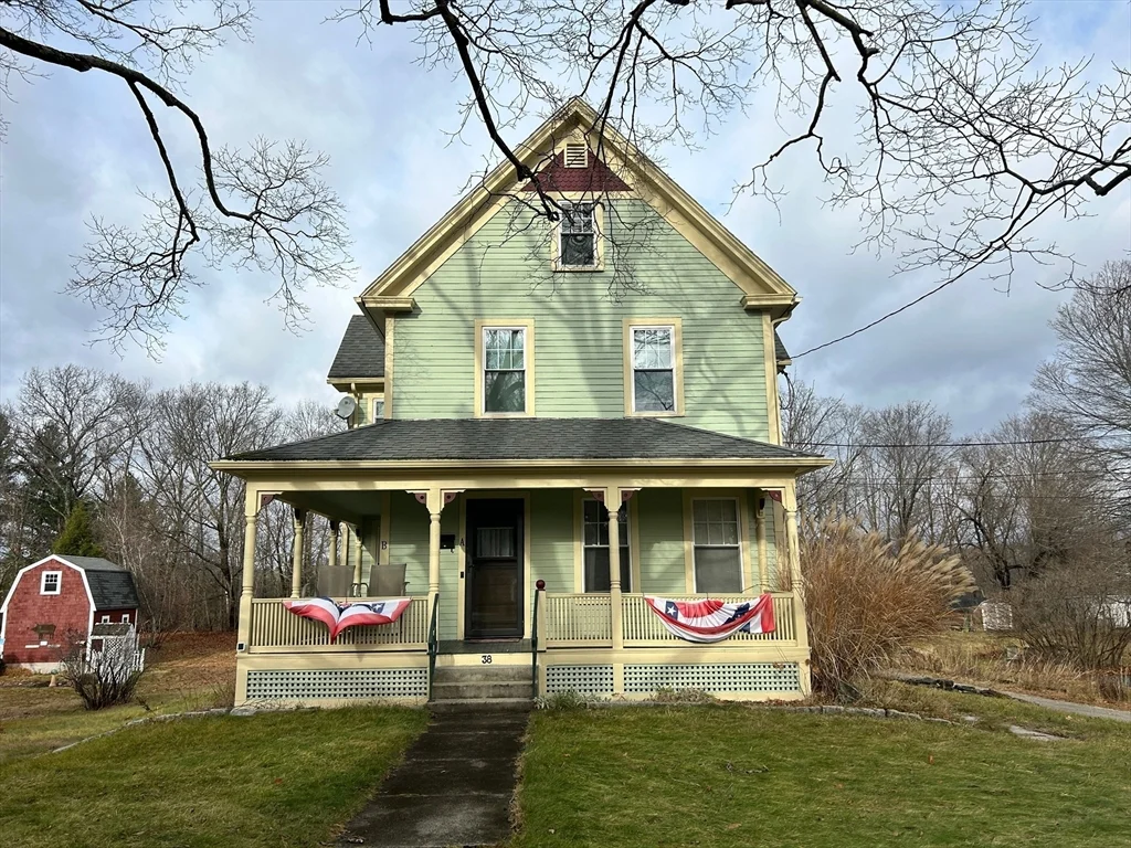 3 bed, 1 bath apartment for rent at 38 Elmwood Unit B, South Grafton — photo 1 of 27