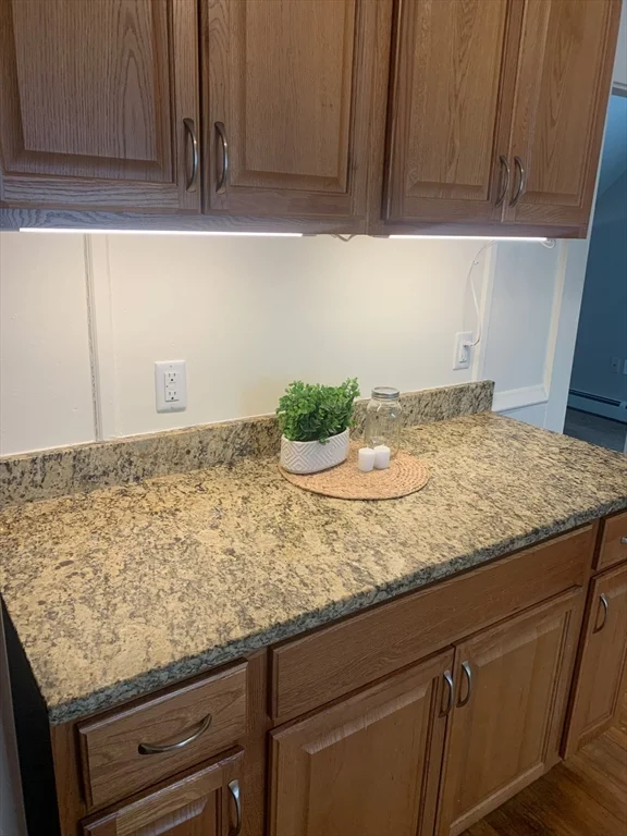 3 bed, 1 bath apartment for rent at 38 Elmwood Unit B, South Grafton — photo 6 of 27