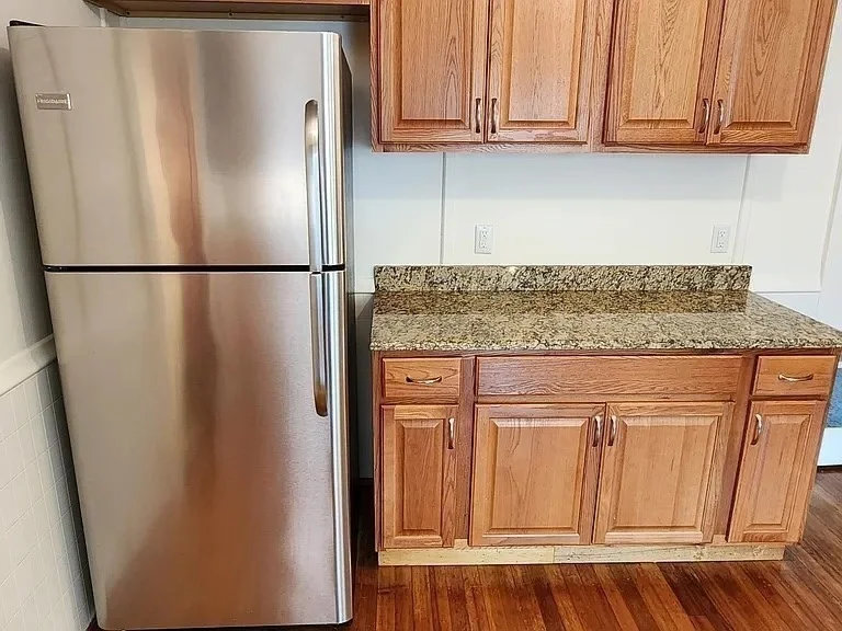 3 bed, 1 bath apartment for rent at 38 Elmwood Unit B, South Grafton — photo 3 of 27