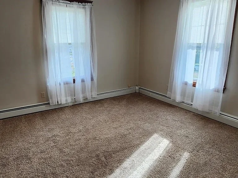 3 bed, 1 bath apartment for rent at 38 Elmwood Unit B, South Grafton — photo 11 of 27