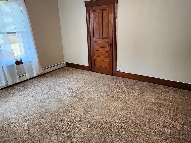 3 bed, 1 bath apartment for rent at 38 Elmwood Unit B, South Grafton — photo 10 of 27