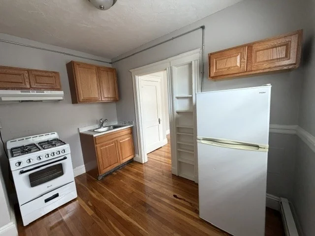 1 bed, 1 bath apartment for rent at 38 Estes St Unit 12, Lynn — photo 5 of 8