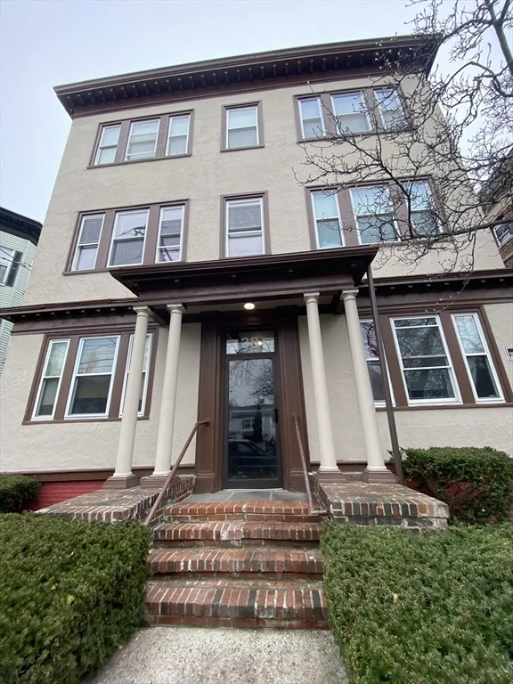 Studio bed, 1 bath apartment for rent at 38 Estes St Unit 4, Lynn